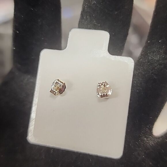 Topaz 925 4mm stud earings NWT SUPER BRILLIANT - Picture 5 of 5